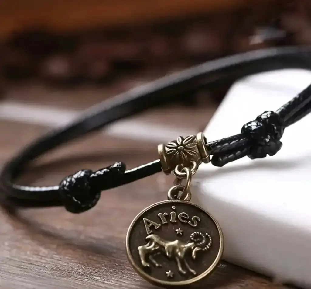 Byzylyk vintage me shenjën e Dashit