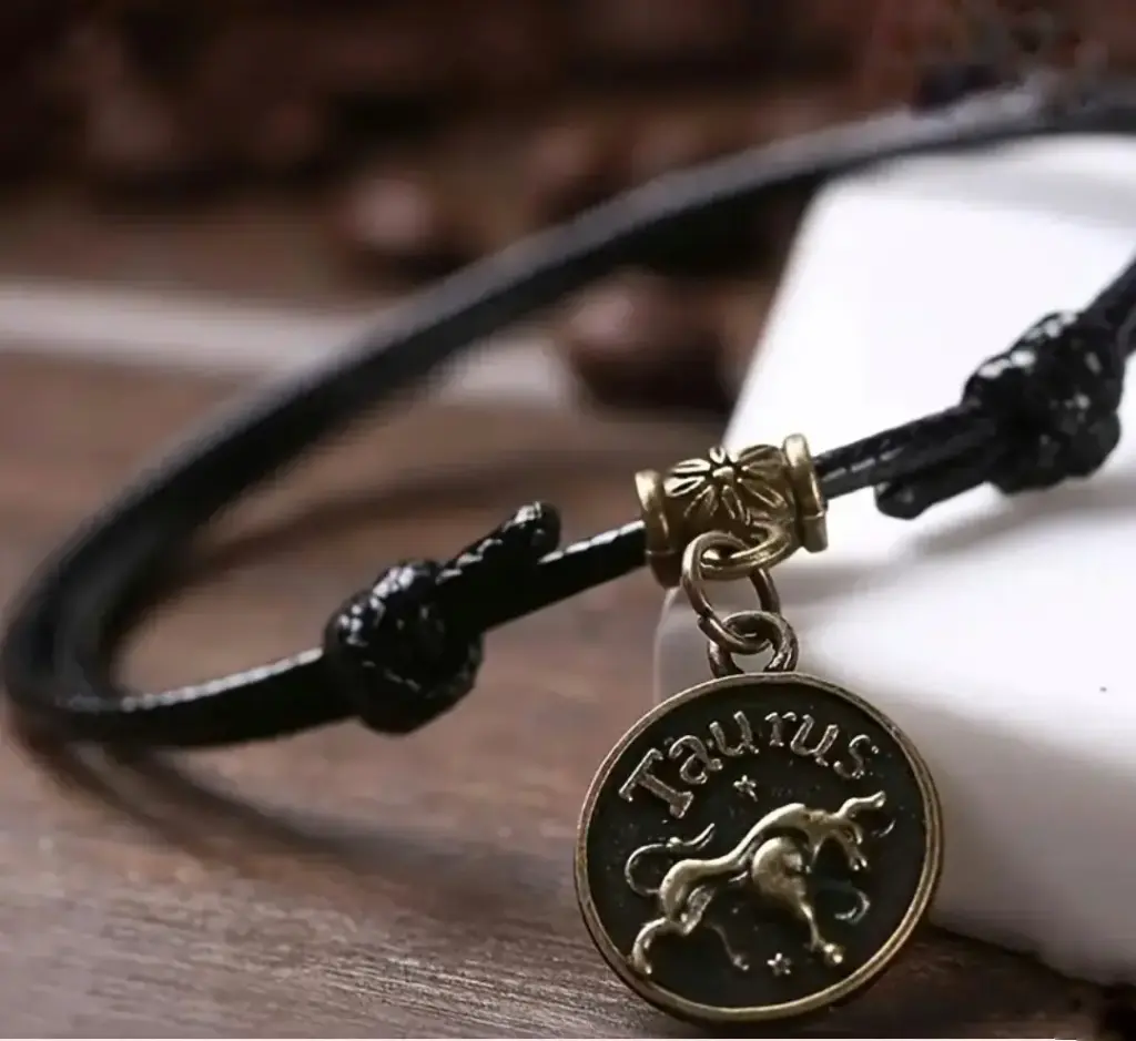 Byzylyk vintage me shenjën e Demit