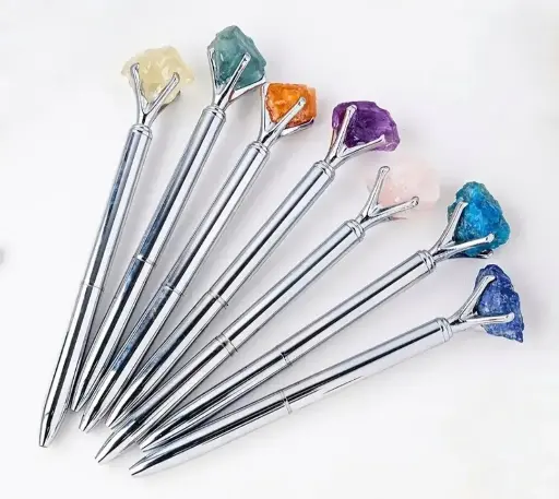 Stiolaps metalik me gur natyral në krye